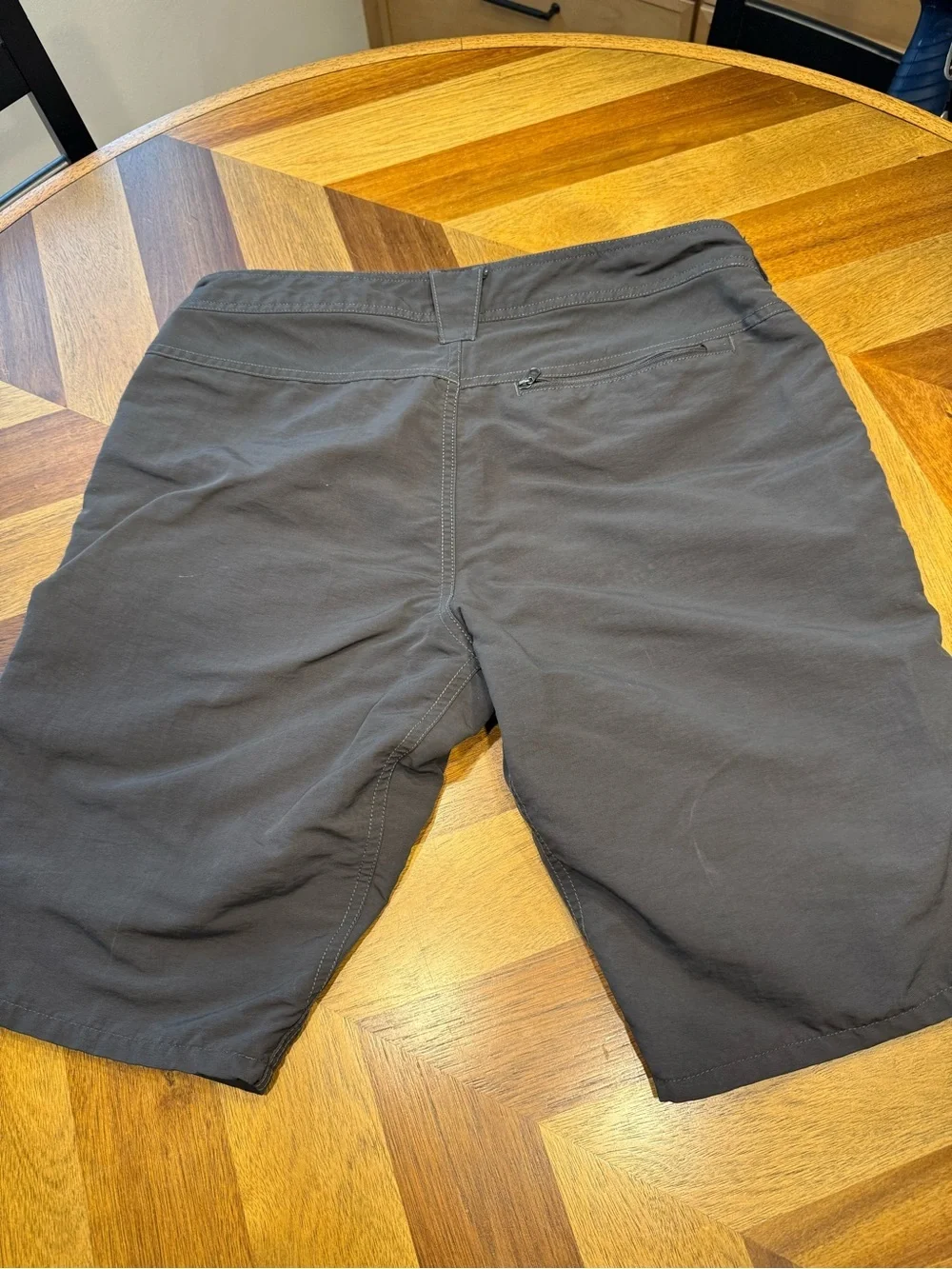 The North Face Men's Charcoal Gray Hybrid Hiking Shorts flaw